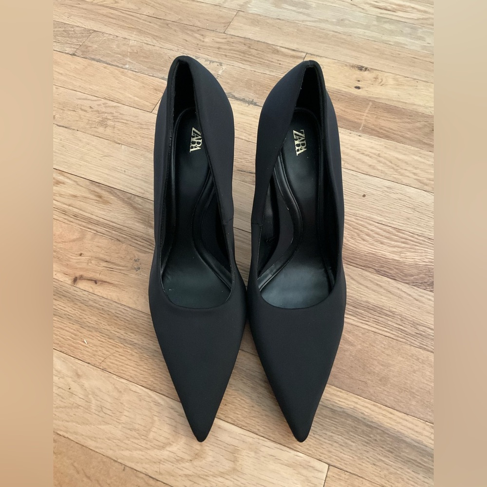 Zara Women's Classic Black Pointed Heels